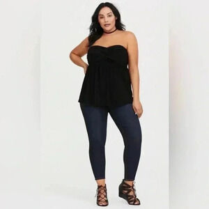 NWT Torrid Studio Knit Sweetheart Twist Top